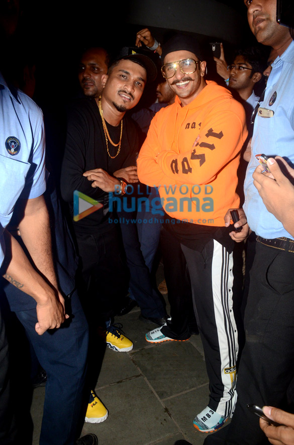 ranveer singh snapped at famous studio for gully fest 5
