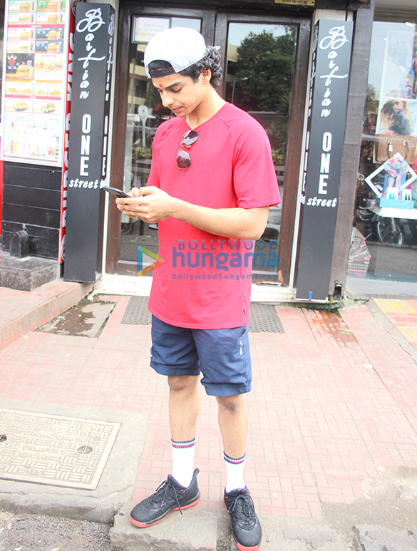 saif ali khan taimur ali khan and ishaan khatter spotted at bastian in bandra 2