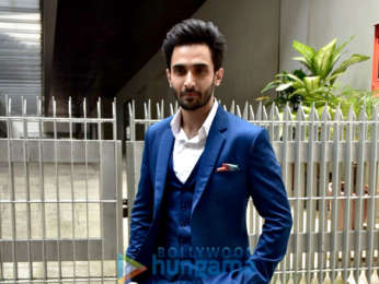 Saif Ali Khan and Rohan Mehra shooting for their flim 'Baazaar' in Bandra