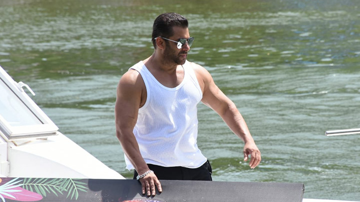 Salman Khan kicks-off the 12th season of Bigg Boss in Goa | PRESS CONFERENCE | Part 2