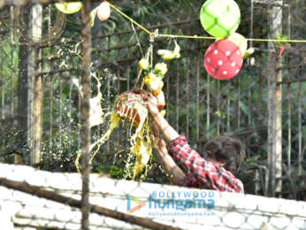 Shah Rukh Khan, Gauri Khan and AbRam greet fans on the occasion of Janmashtami