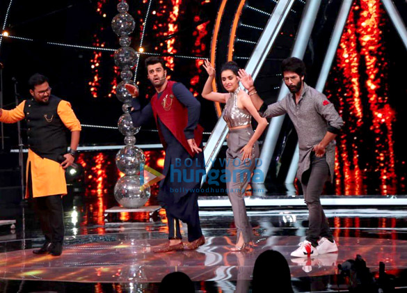 Shahid Kapoor and Shraddha Kapoor snapped on Indian Idol set promoting ‘Batti Gul Meter Chalu’