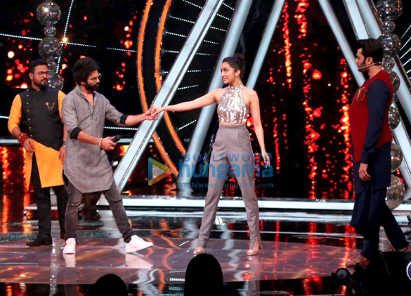 shahid kapoor and shraddha kapoor snapped on indian idol set to promote batti gul meter chalu 4