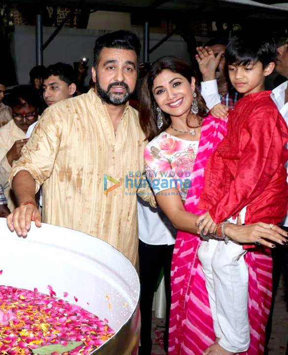 shilpa shetty snapped during ganpati visarjan 3