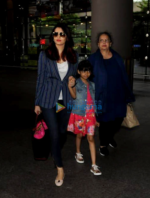 shraddha kapoor sunny leone parineeti chopra and others snapped at the airport 005