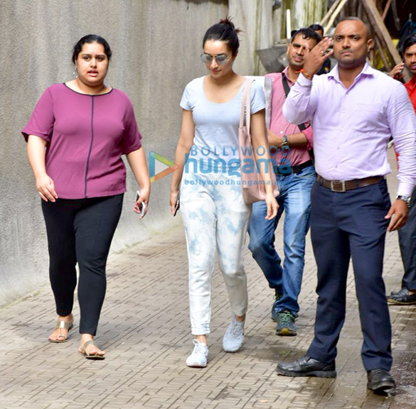 shraddha kapoor spotted after a meeting in bandra 1