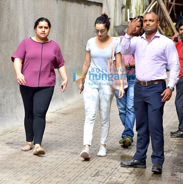 shraddha kapoor spotted after a meeting in bandra 4