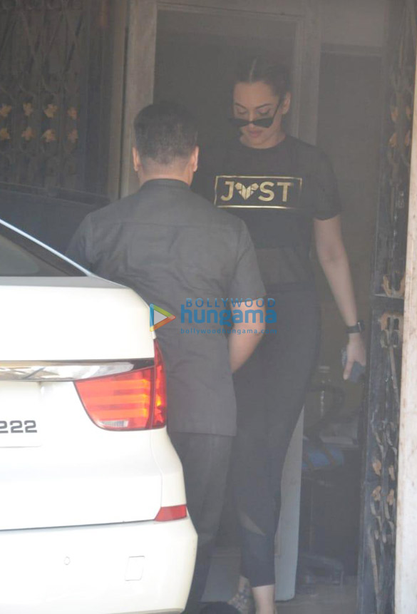 sonakshi sinha snapped at the gym 2
