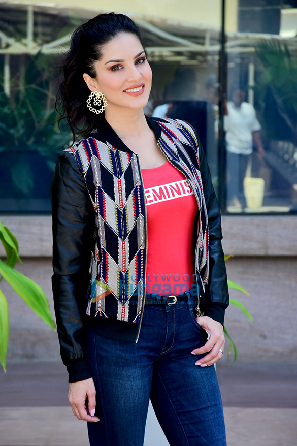 sunny leone snapped at novotel 3
