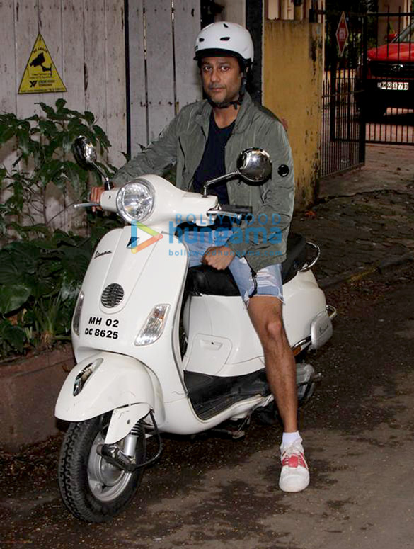 sushant singh rajput and abhishek kapoor snapped at dubbing studio 2