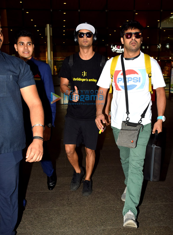 sushant singh rajput snapped at the airport 5