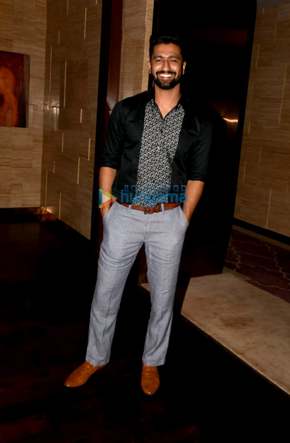 taapsee pannu abhishek bachchan and vicky kaushal snapped in juhu 4