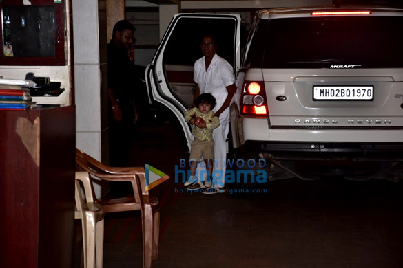 taimur ali khan snapped at his grandmothers house in bandra 3