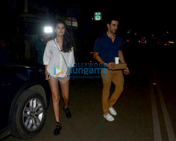 tara sutaria and punit malhotra spotted at farmers cafe 6