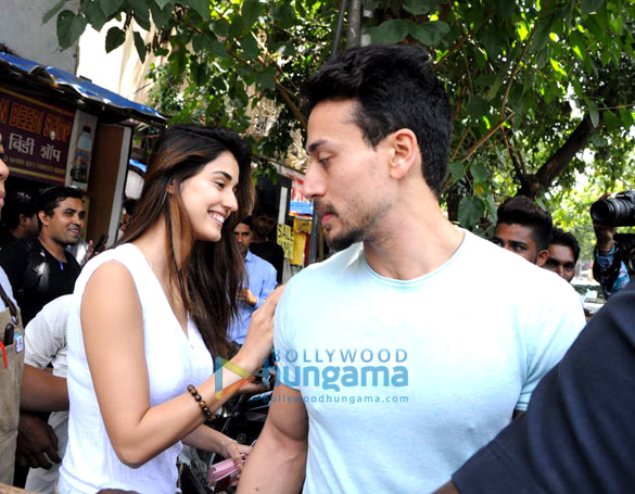 tiger shroff and disha patani spotted at bastain in bandra 2 2