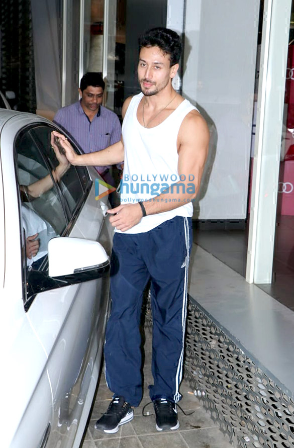 tiger shroff spotted at dance class in andheri 1