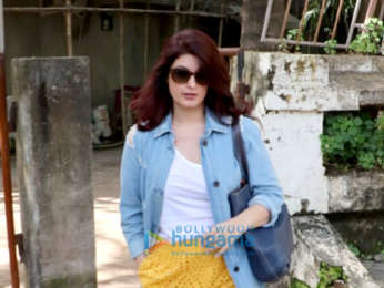 Twinkle Khanna and Divya Dutta spotted at Kromakay salon in Juhu