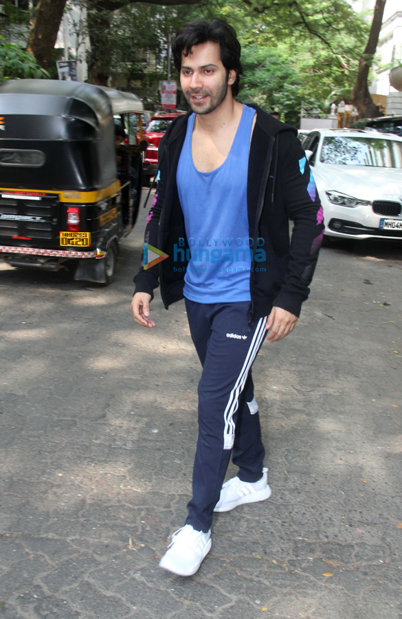 varun dhawan spotted at the gym 5 4