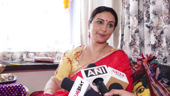 Actress Divya Dutta Welcome Lord Ganesha with Aarti & Puja