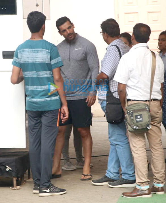 aamir khan john abraham and amitabh bachchan snapped at mehboob studio in bandra 1