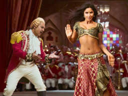 Aamir Khan is mesmerized by Katrina Kaif’s scorching beauty in Thugs of Hindostan’s new song ‘Suraiyya’