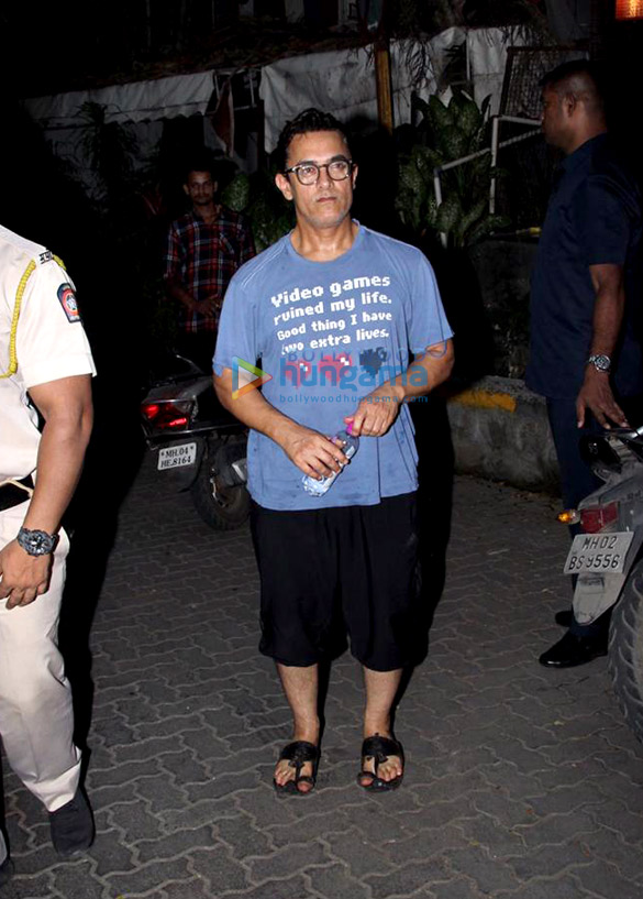 aamir khan spotted at spa in bandra 2