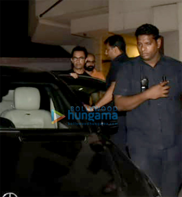 aamir khan spotted in bandra for dubbing 2