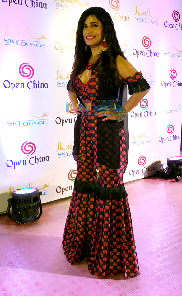 ajay devgn nupur sanon and others grace the launch of open china and sheesha sky lounge in juhu 7