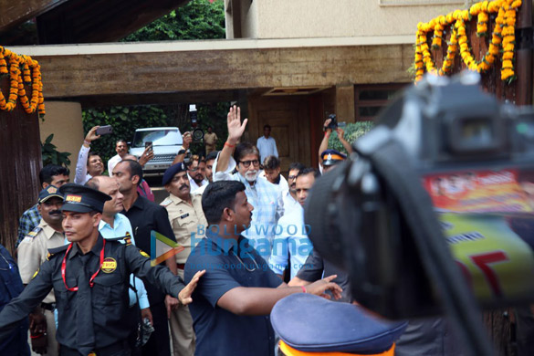 amitabh bachchan greets fans and media on his 76th birthday celebrations 2
