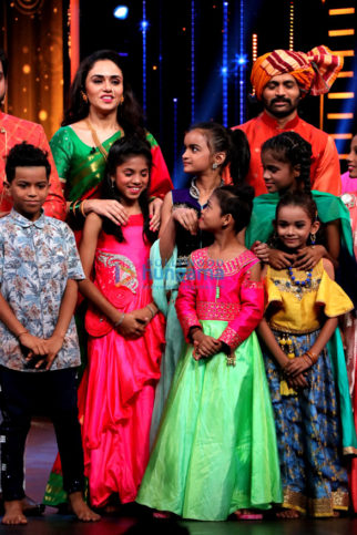 Amruta Khanvilkar snapped on sets of the show Marathi Super Dancer