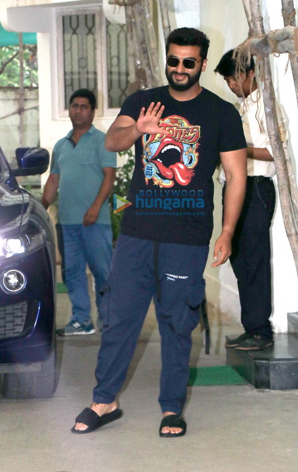 arjun kapoor and abhay deol spotted at sunny super sound in juhu 5