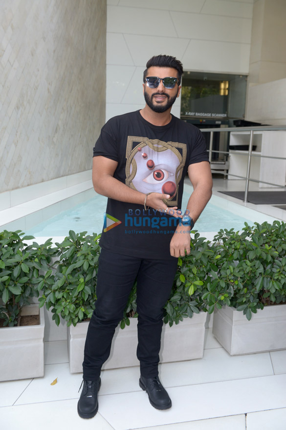 arjun kapoor and parineeti chopra snapped promoting namaste england in delhi 3