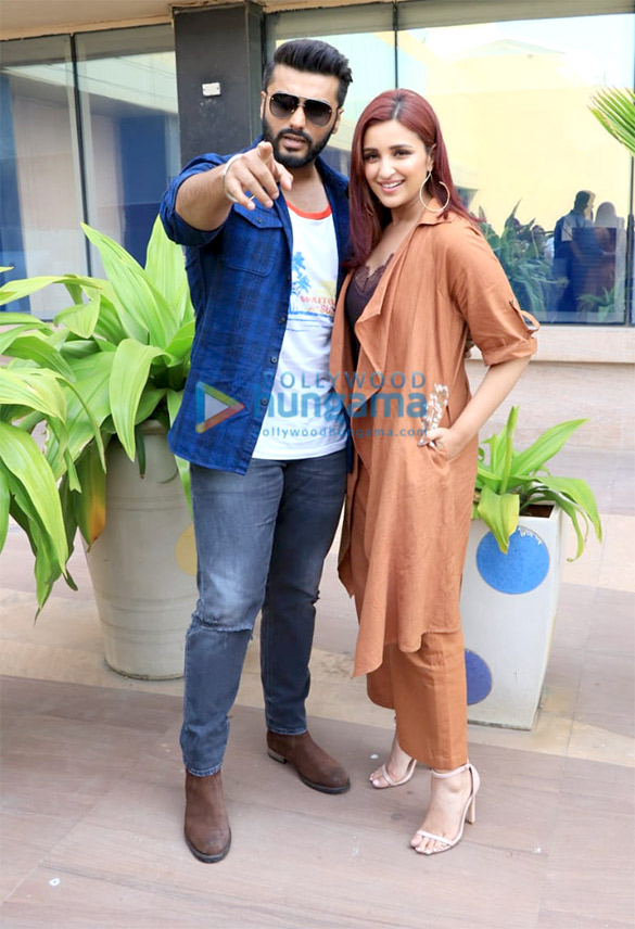 arjun kapoor and parineeti chopra snapped promoting their movie namaste england at novotel juhu 3