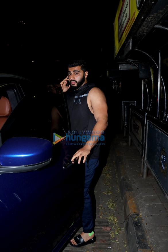 arjun kapoor snapped outside a clinic in juhu 5