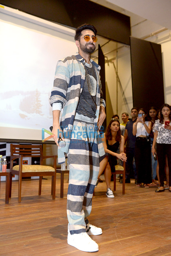 ayushmann khurrana and radhika apte snapped promoting their film andhadhun in delhi college 4