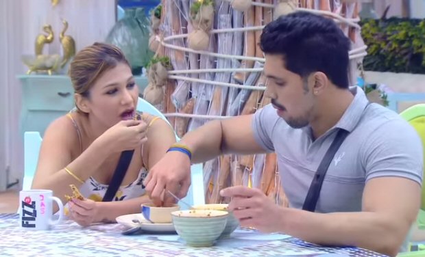 Bigg Boss 12 Anup Jalota ANGRY with Jasleen Matharu for getting cozy with Shivashish, Surbhi Rana calls out her double standards (watch video) Bigg Boss 12 Anup Jalota ANGRY with Jasleen Matharu for getting cozy with Shivashish, Surbhi Rana calls out her double standards (watch video)