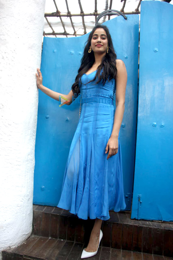 Janhvi Kapoor in Prabal Gurung (4)