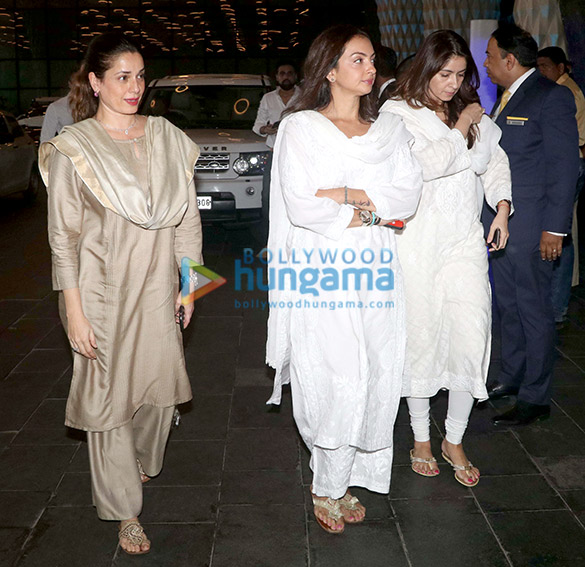 celebs attend the prayer meet of late krishna raj kapoor at sahara star hotel 112
