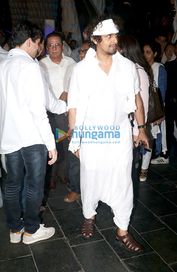 celebs attend the prayer meet of late krishna raj kapoor at sahara star hotel 5 3