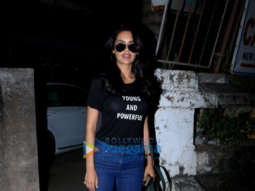 Esha Gupta spotted at Kromakay salon in Juhu