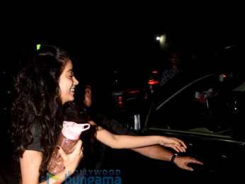 Janhvi Kapoor snapped in Juhu