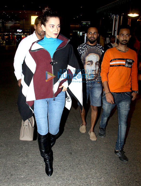 kangana ranaut snapped at the airport 2 3