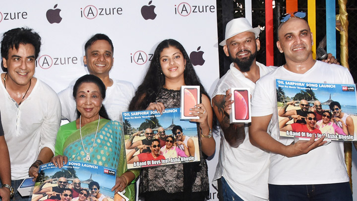Launch of iPhone XR with Asha Bhosle and Zanai Bhosle @ iAzure