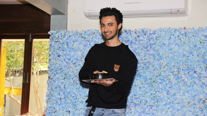 MUST WATCH: Aayush Sharma Grand Birthday Celebration and Cake Cutting