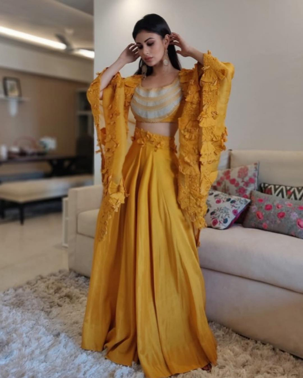Mouni Roy in Anamika Khanna for MAMI 2018 Brunch (2)