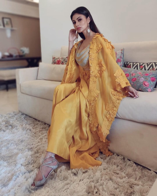 Mouni Roy in Anamika Khanna for MAMI 2018 Brunch (4)