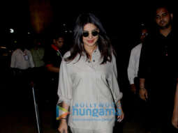 Deepika Padukone, Priyanka Chopra, Vicky Kaushal, Kartik Aaryan and others snapped at the airport