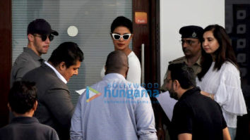 Priyanka Chopra, Nick Jonas and others snapped at the airport