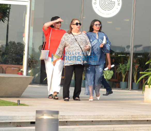 rani mukerji snapped with her friends at bkc 1