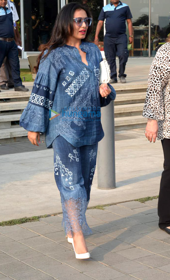 rani mukerji snapped with her friends at bkc 4